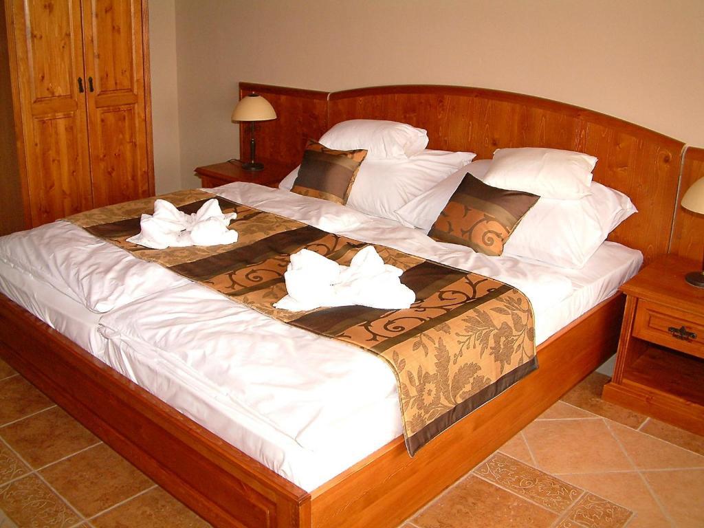 Egri Korona Borhaz Es Wellness Hotel Demjén Room photo