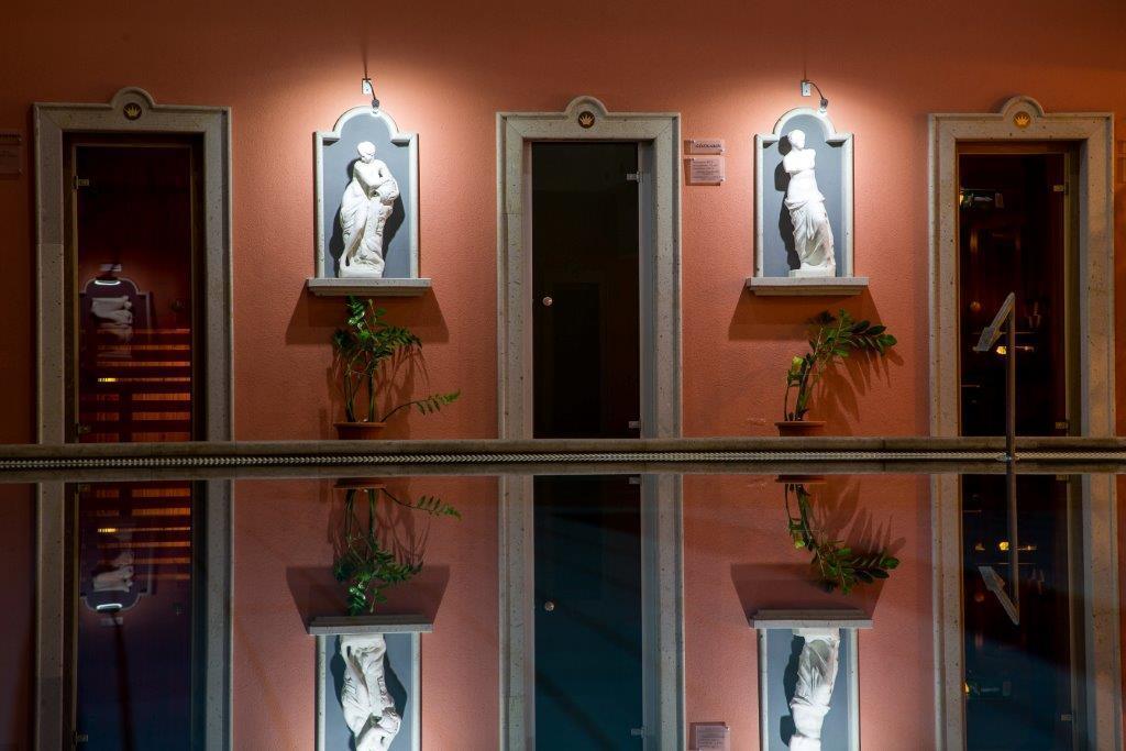 Egri Korona Borhaz Es Wellness Hotel Demjén Exterior photo