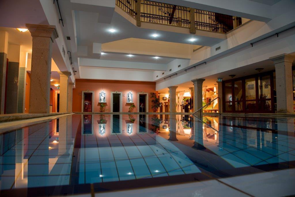 Egri Korona Borhaz Es Wellness Hotel Demjén Exterior photo