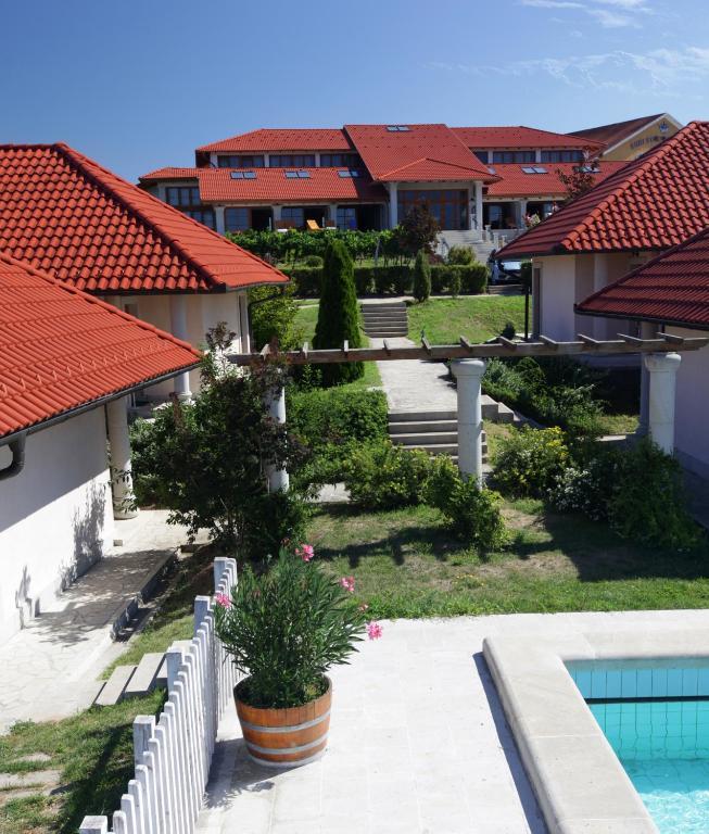 Egri Korona Borhaz Es Wellness Hotel Demjén Exterior photo