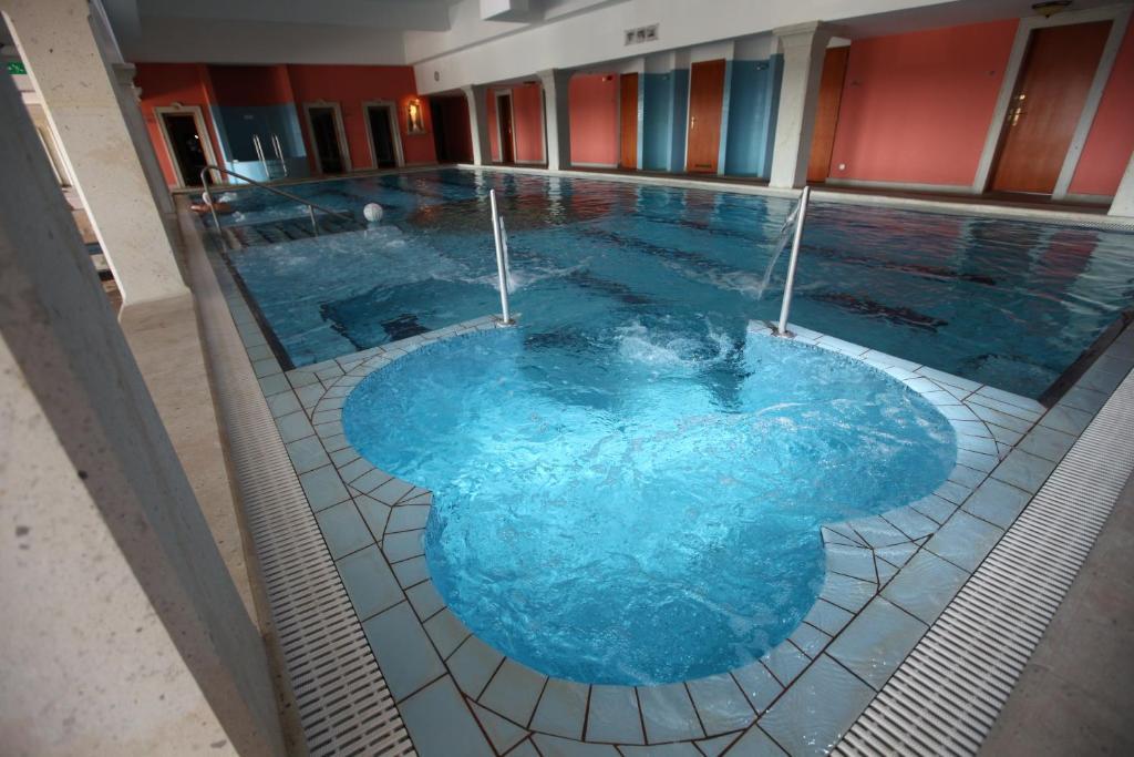 Egri Korona Borhaz Es Wellness Hotel Demjén Exterior photo
