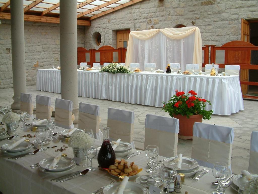 Egri Korona Borhaz Es Wellness Hotel Demjén Exterior photo